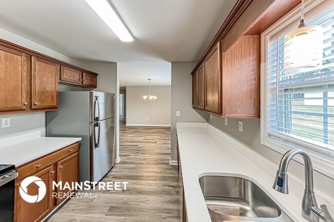 Photo - 695 Deans Ferry Rd