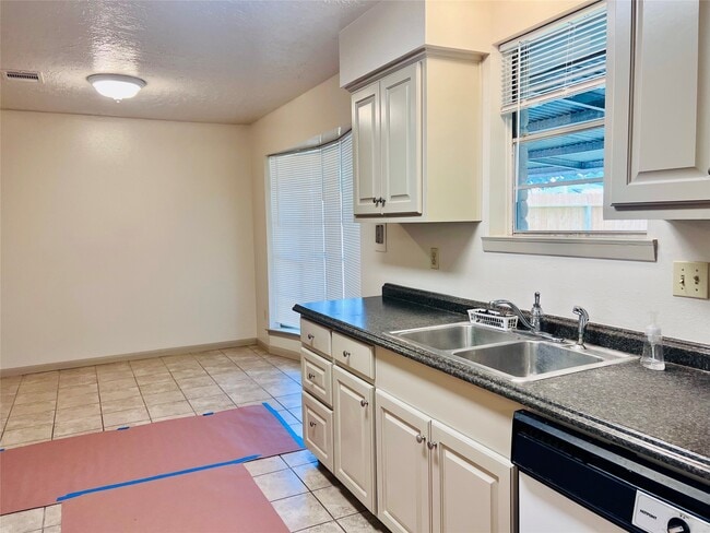Photo - 11530 Herald Square Dr