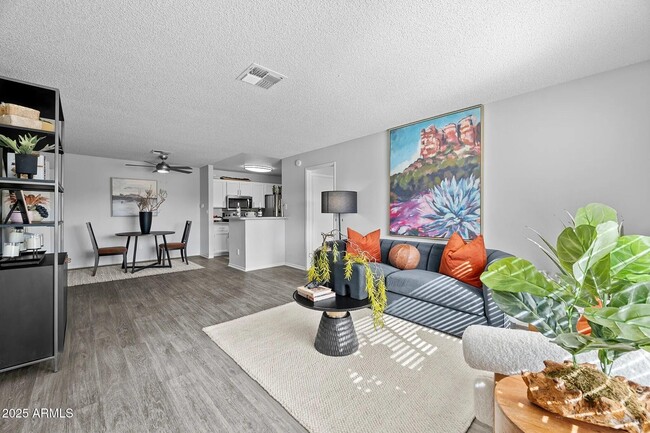 Photo - 1320 N McQueen Rd Unidad A1