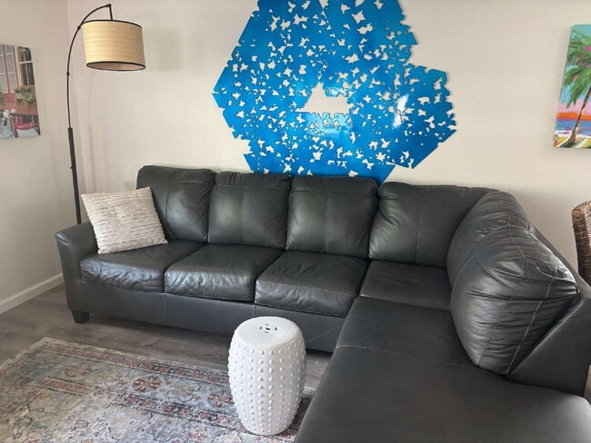 Photo - Charming Villa for Rent in Venice Gardens Unit 4