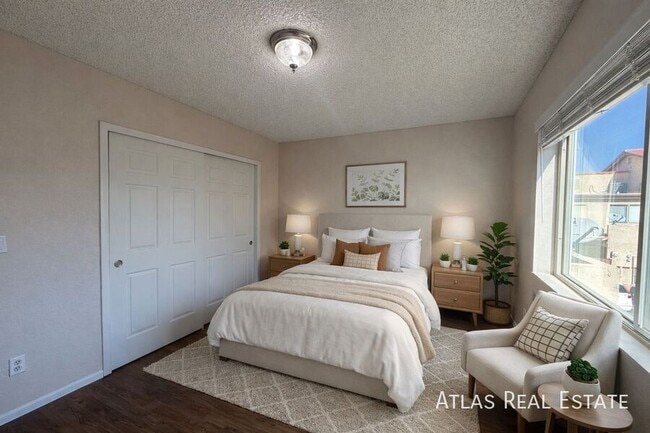 Photo - 4828 W Orangewood Ave