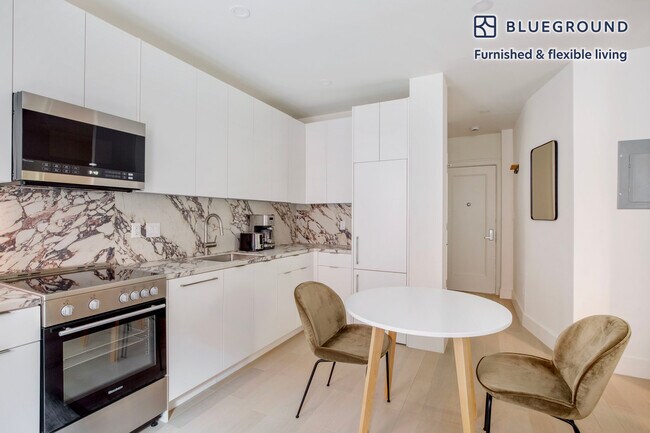 300 W 21st St Unit SI FL5-ID1450