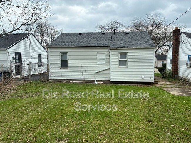 Photo - 729 Cleverly Rd