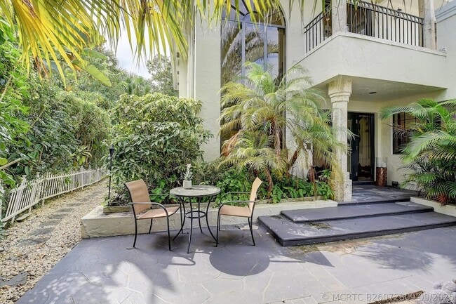22866 El Dorado Dr