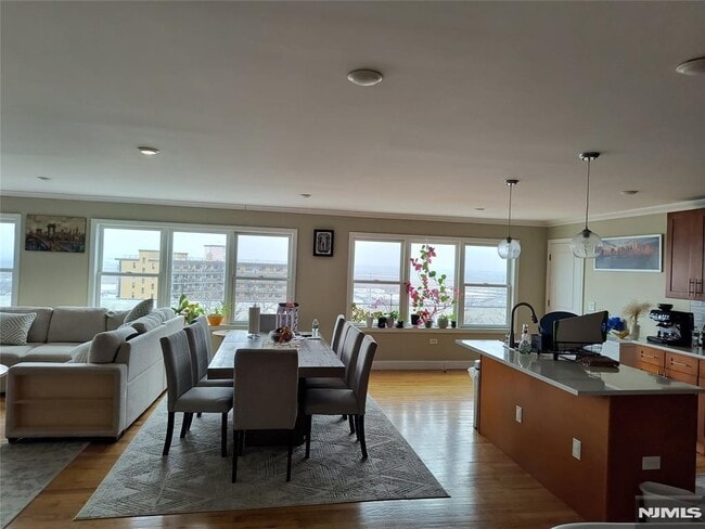 Photo - 6805 Meadowview Ave