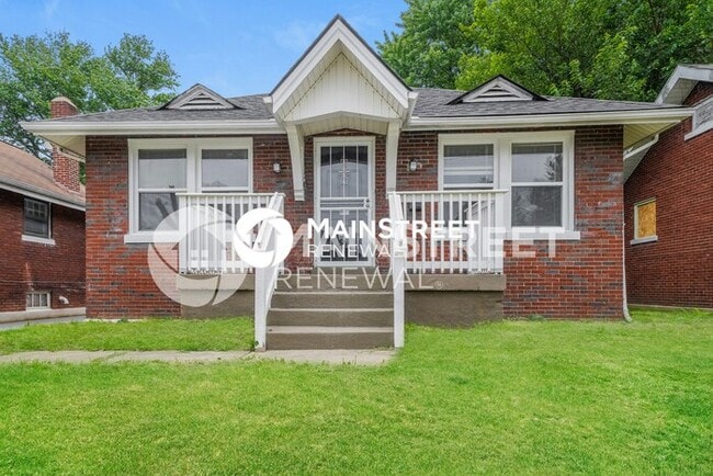 Building Photo - 3 Bedroom Pet-Friendly Home in Louisville, KY with Main Street Renewal