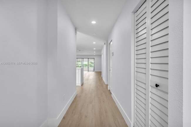 Photo - 8535 Casa Del Lago Unidad F