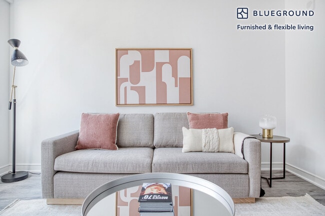 Photo - 949 1st St SE Unidad FL10-ID302