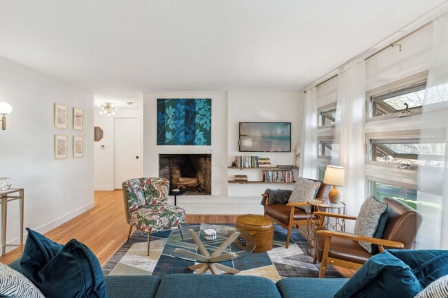 Building Photo - 171 Brackett Rd Unit ID1333578P