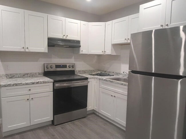 Building Photo - 216 Central St Unit 3F Rental
