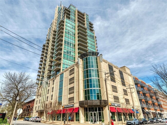 Building Photo - 4909 Laclede Ave Unit 705