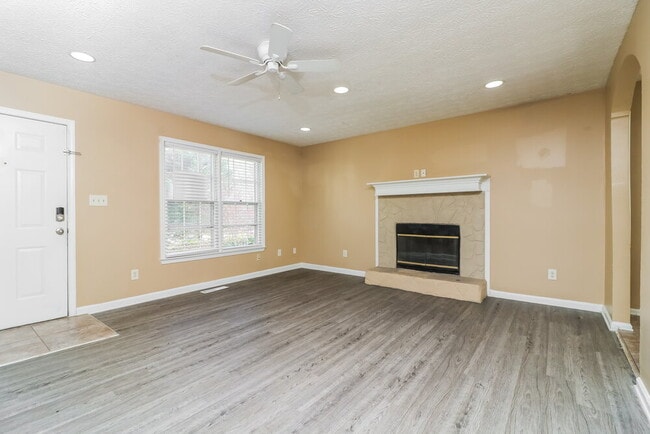 Photo - 28 Doe Ln