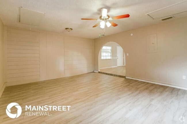 Building Photo - 2409 Oak Hollow Dr Rental