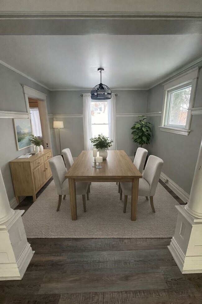 Photo - AVAILABLE March - 2 Bed, 1 Bath on Skyline!