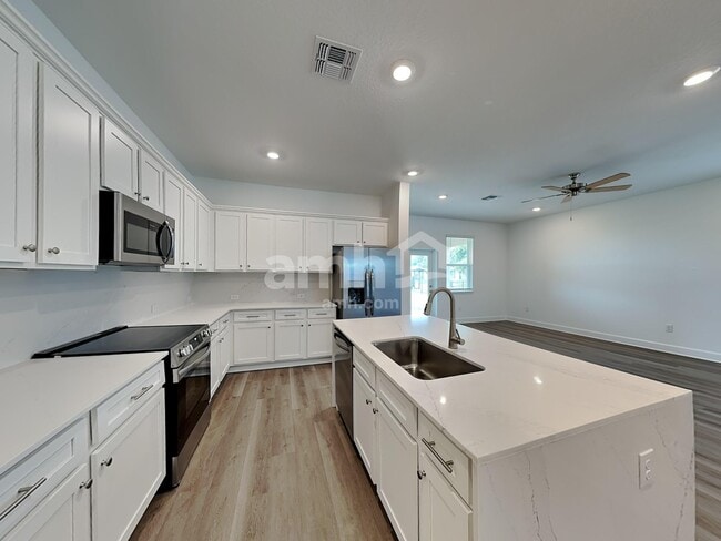 Photo - 3019 19th Ave W