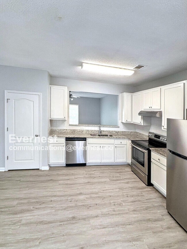 Photo - 8625 Thomas Ln