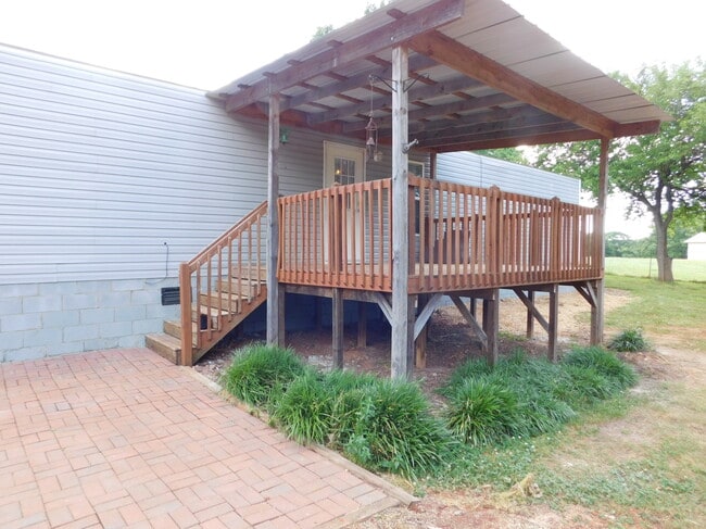 Back Porch - 112 Donald Dr