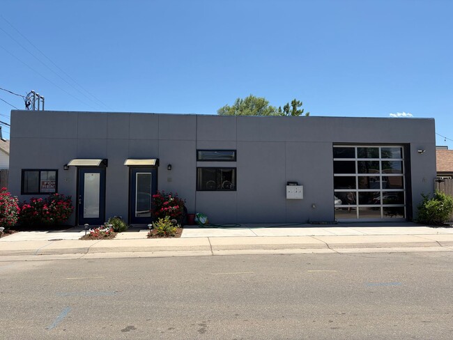 Building Photo - Lowell3850 Unit #C