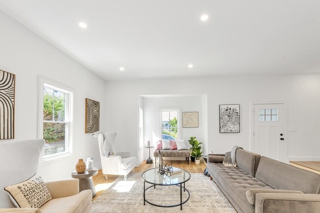 Photo - 142 Birch St