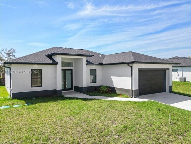 Building Photo - 853 Frederick Reid St E