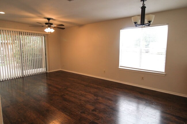 Photo - 945 Schertz Pkwy Unit 945 Schertz Parkway-  4