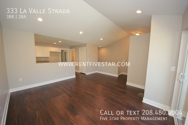 Photo - 333 La Valle Strada Ln