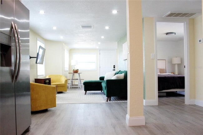 Photo - 5260 8th Ave N