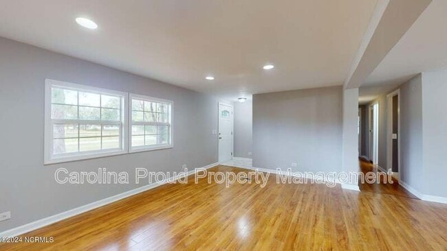 Photo - 741 Cindas Ln