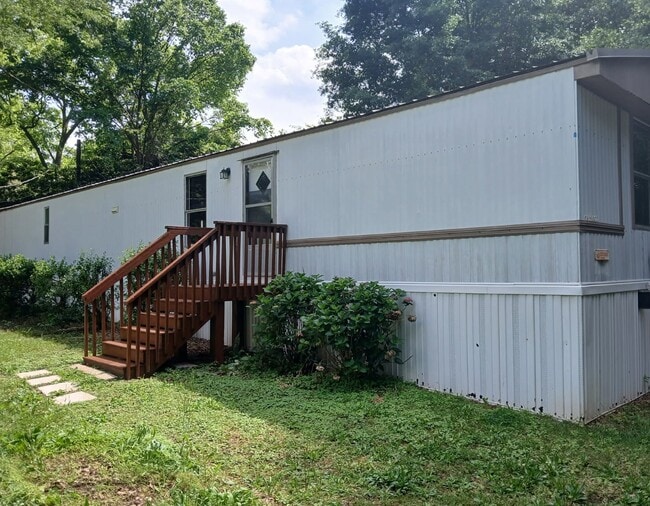 Photo - 107 Elm St House