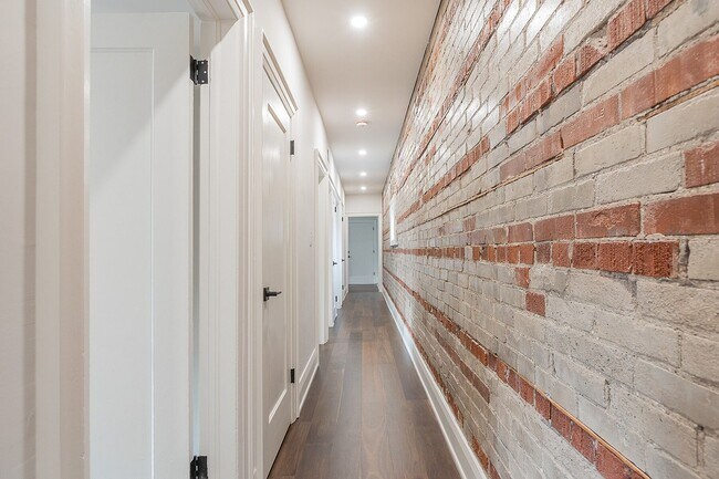 Photo - 820 St Clair Ave W Unit 3