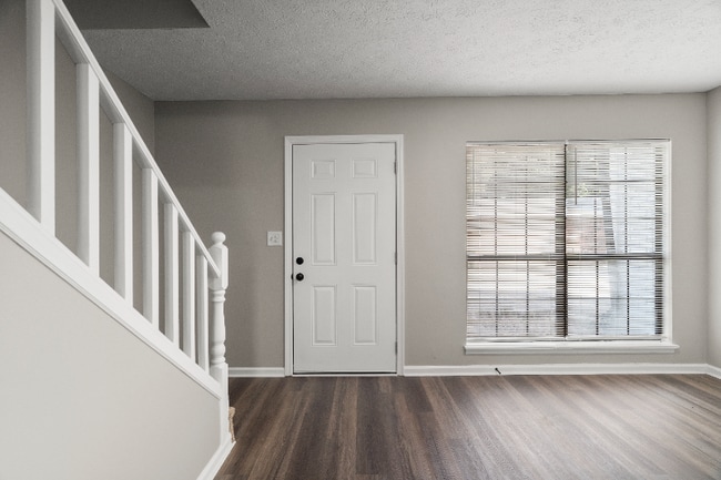 Photo - 1209 Cave Spring Rd SW