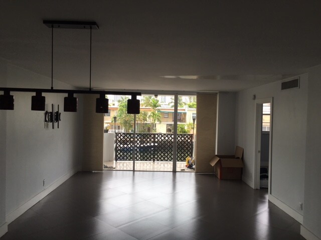 Photo - 3703 NE 166th St Unit 204