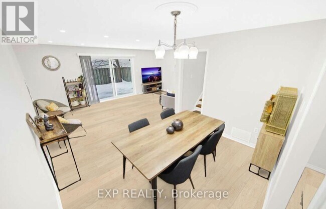 Photo - 270 Timberbank Blvd