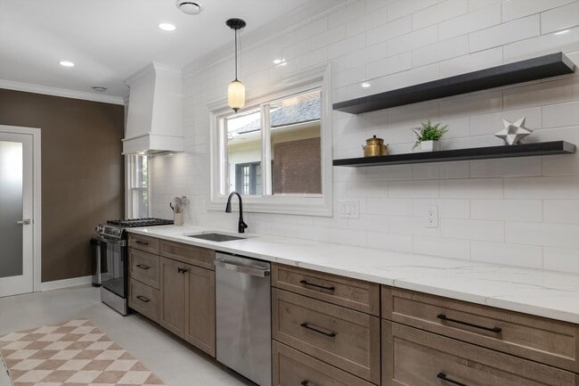 Photo - 1458 Virginia Park St