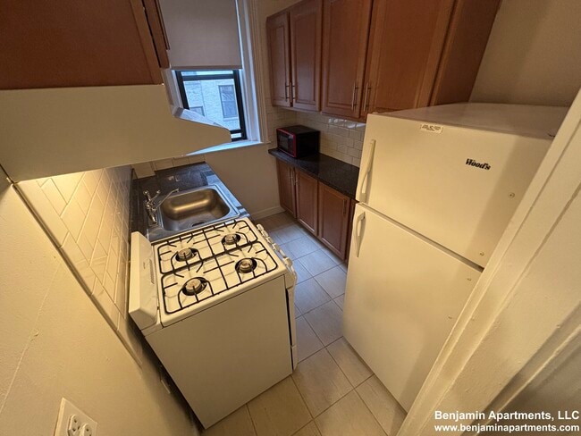 Building Photo - 1157 Commonwealth Ave Unit 0