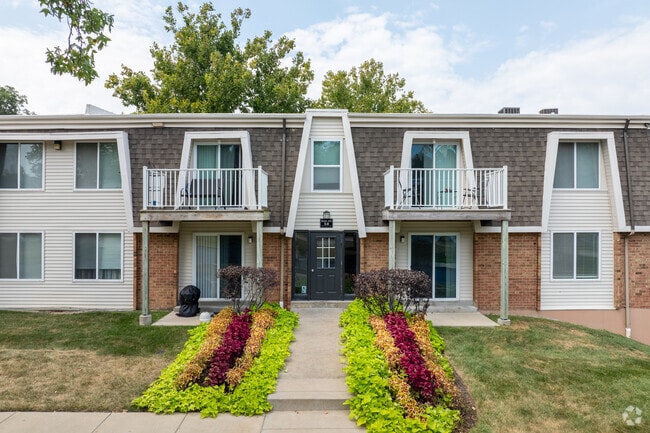Casalon Parkway Apartments