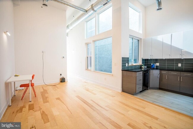 Building Photo - 1634 Ridge Ave Unit D Rental