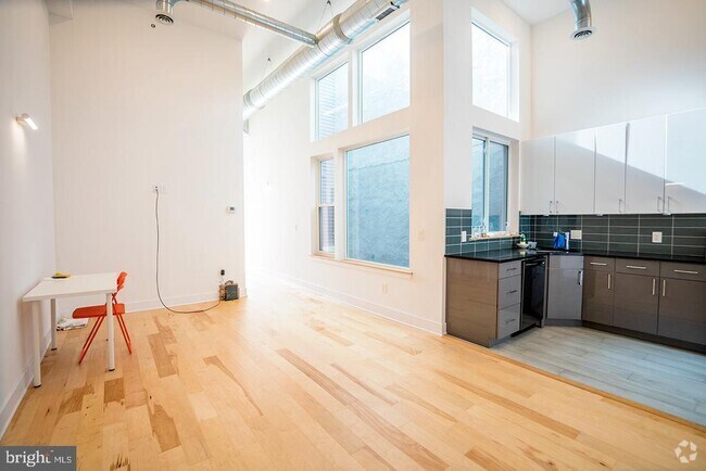 Building Photo - 1634 Ridge Ave Unit D Rental