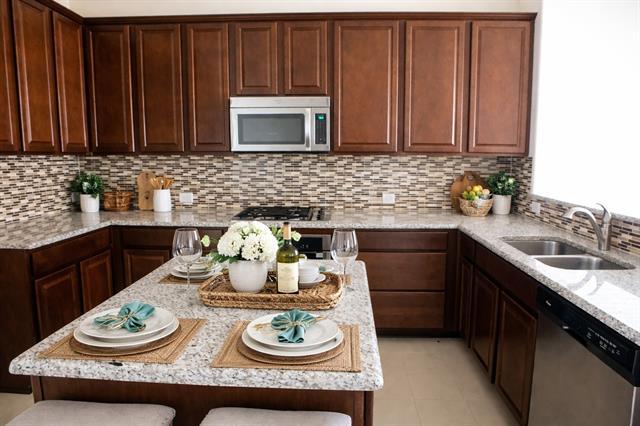 Photo - 620 Calliopsis St