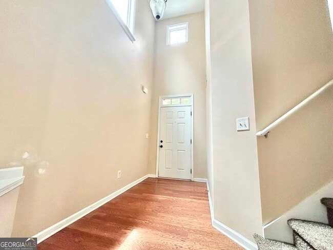 Photo - 64 Creighton Ln