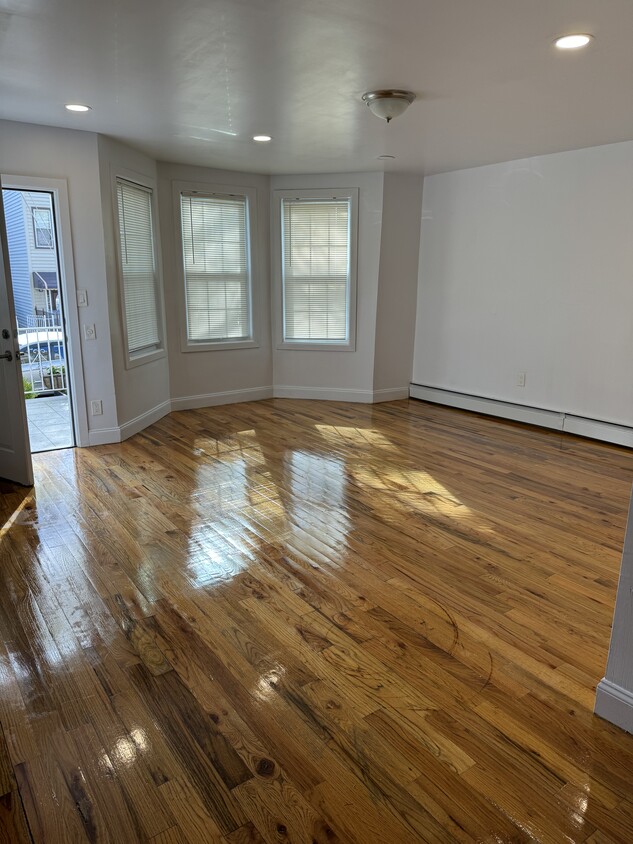 Photo - 1920 Fowler Ave (The Bronx, NY)