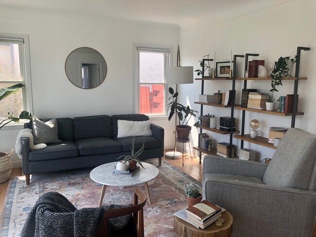 Main Living Room - 4425 York Ave N Unit Main Floor NE