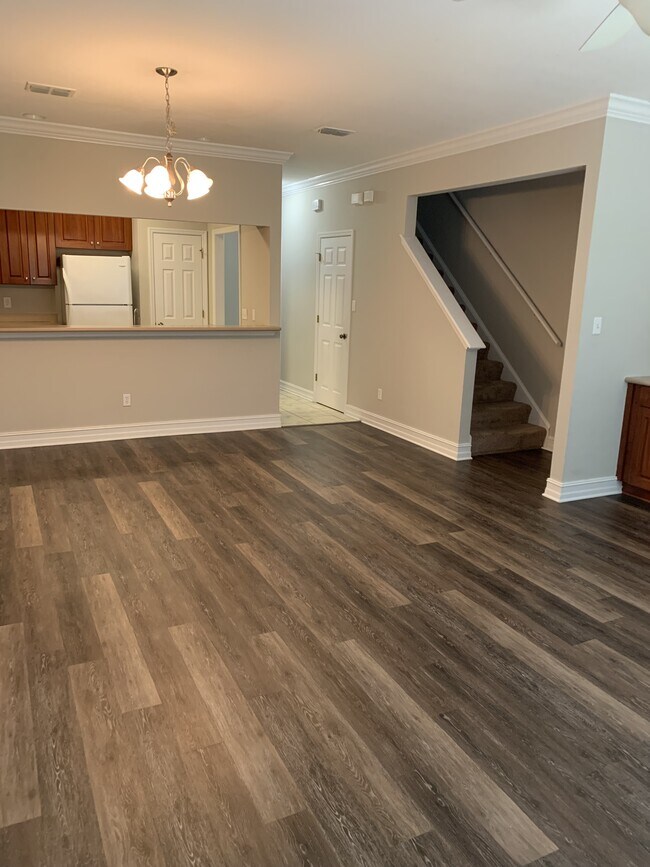 Photo - 1561 Crescent Hills Dr