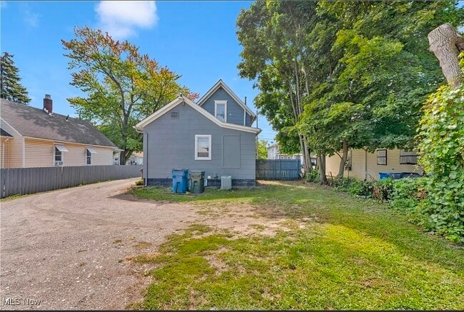 Photo - 504 W 21st St