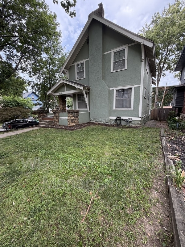 Photo - 800 E 41st St