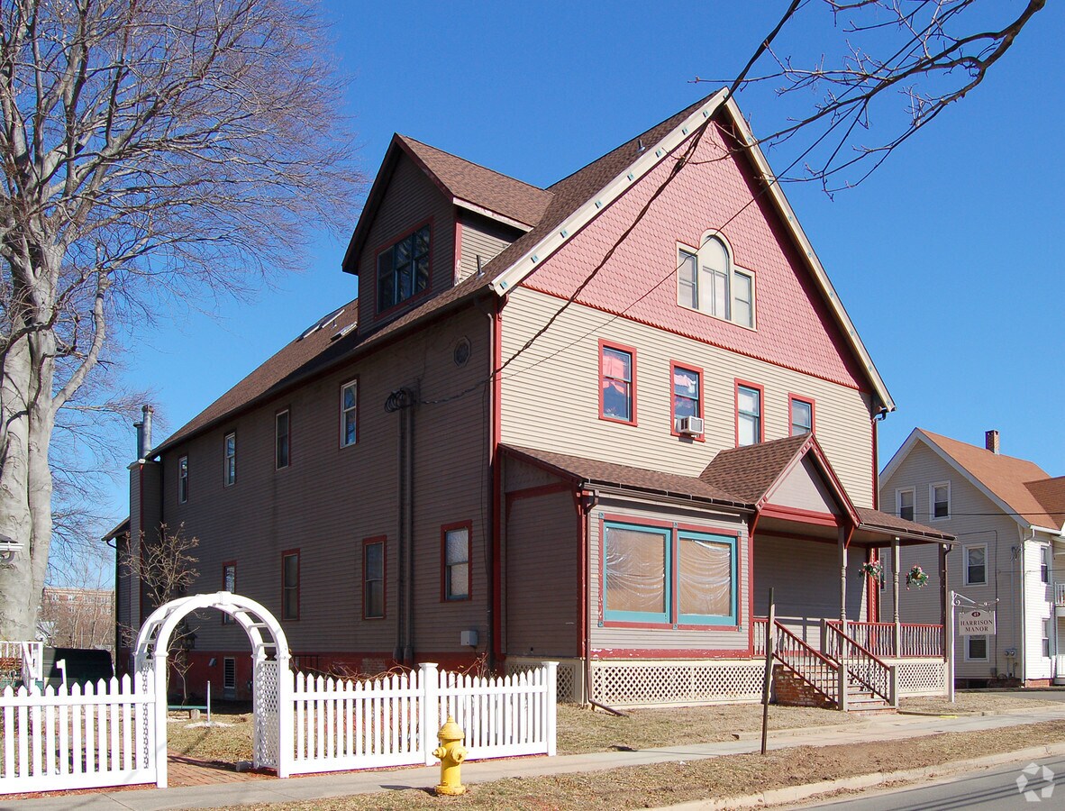 Photo - Harrison Manor