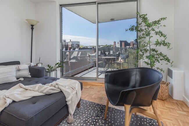 Photo - 19 Winchester St Unit 711