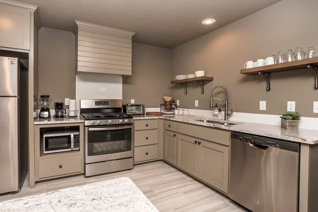 Photo - 303 NW F St Unidad ID1241333P