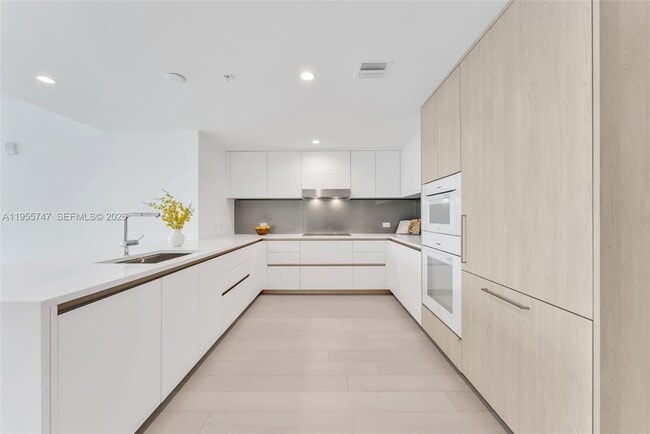 Photo - 9221 E Bay Harbor Dr Unit 403