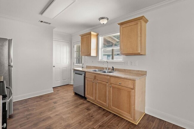 415 W 33rd Ave